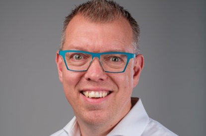 Collega Arjo Schroevers in gesprek met Twinfield