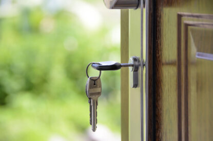 Woning kopen vóór schenking; toch verhoogde schenkvrijstelling?